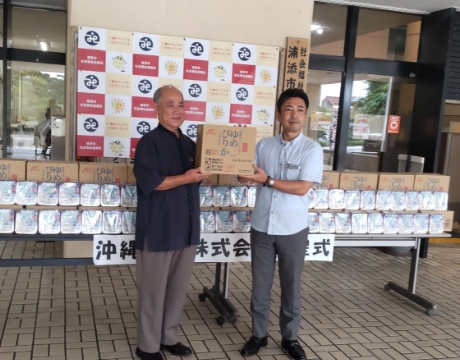沖縄食糧株式会社お米贈呈式